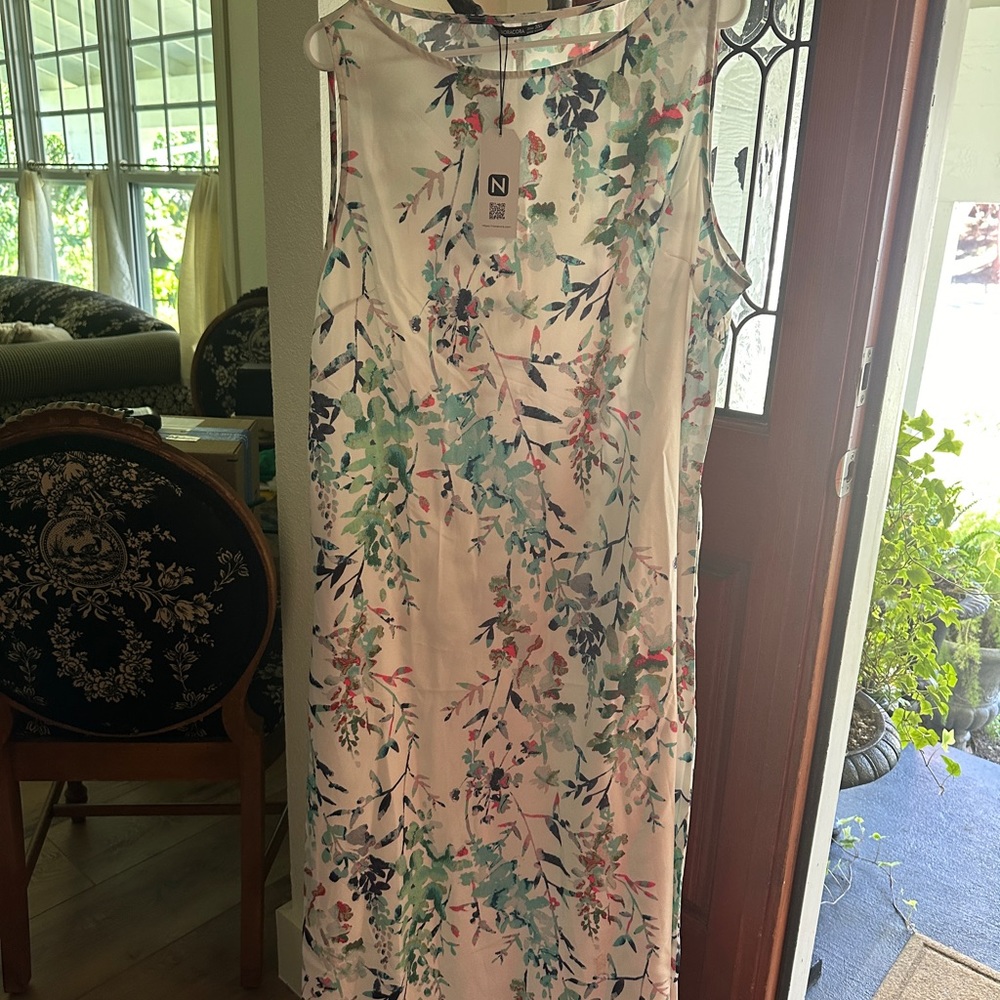 New with Tags summer dress. 3X, light weight and beautiful print.